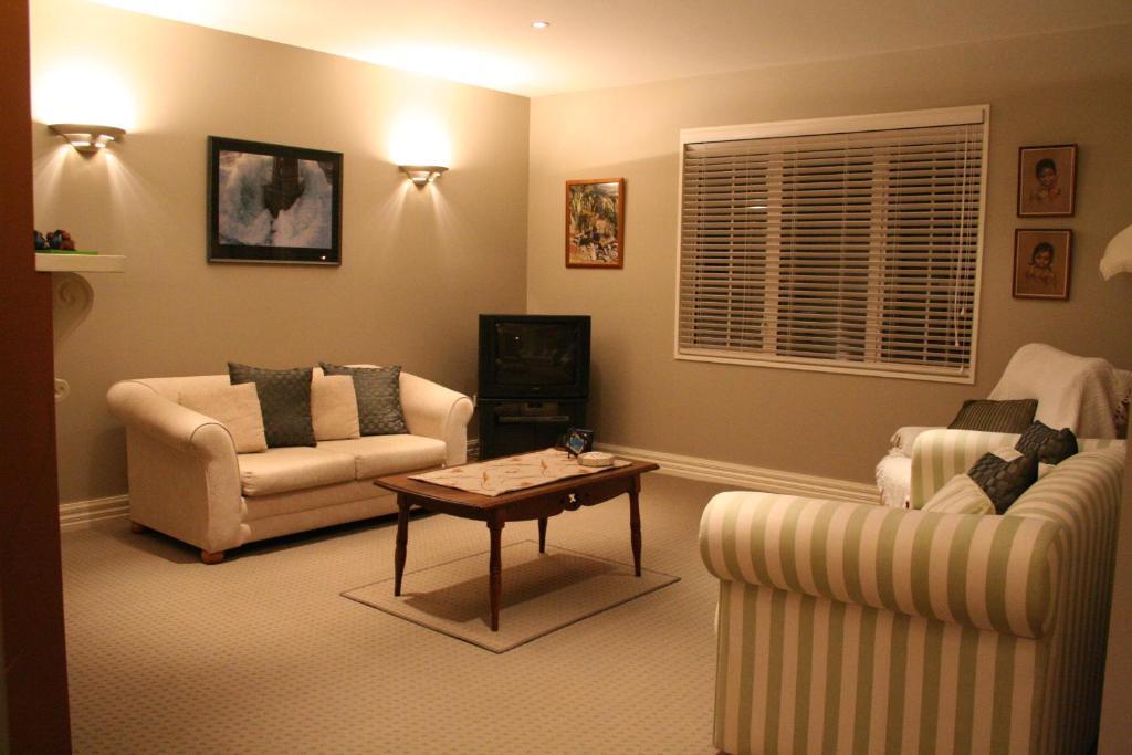 Hokitika Heritage Lodge Room photo